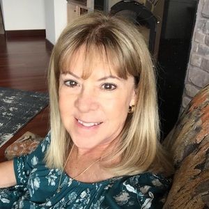 Meet your Posher, Cynthia